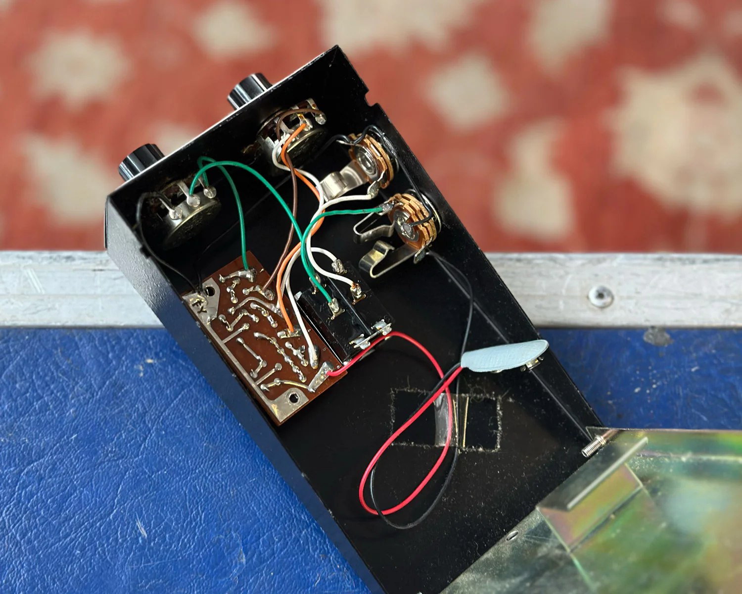 Late 60s Shin-ei Companion FY-2 Fuzz Box - Image 4