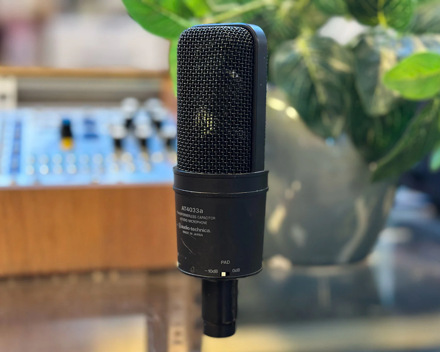 Audio Technica AT4033A Cardioid Condenser Microphone - Image 2