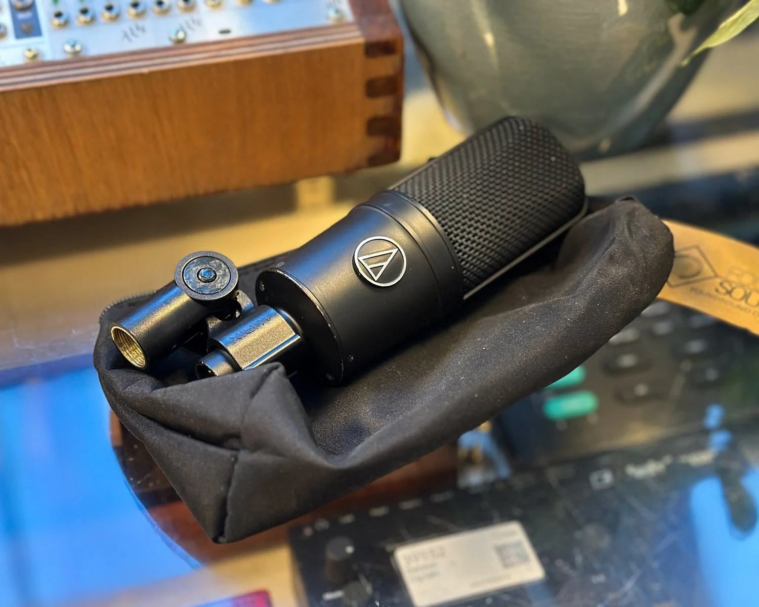 Audio Technica AT4033A Cardioid Condenser Microphone - Image 3