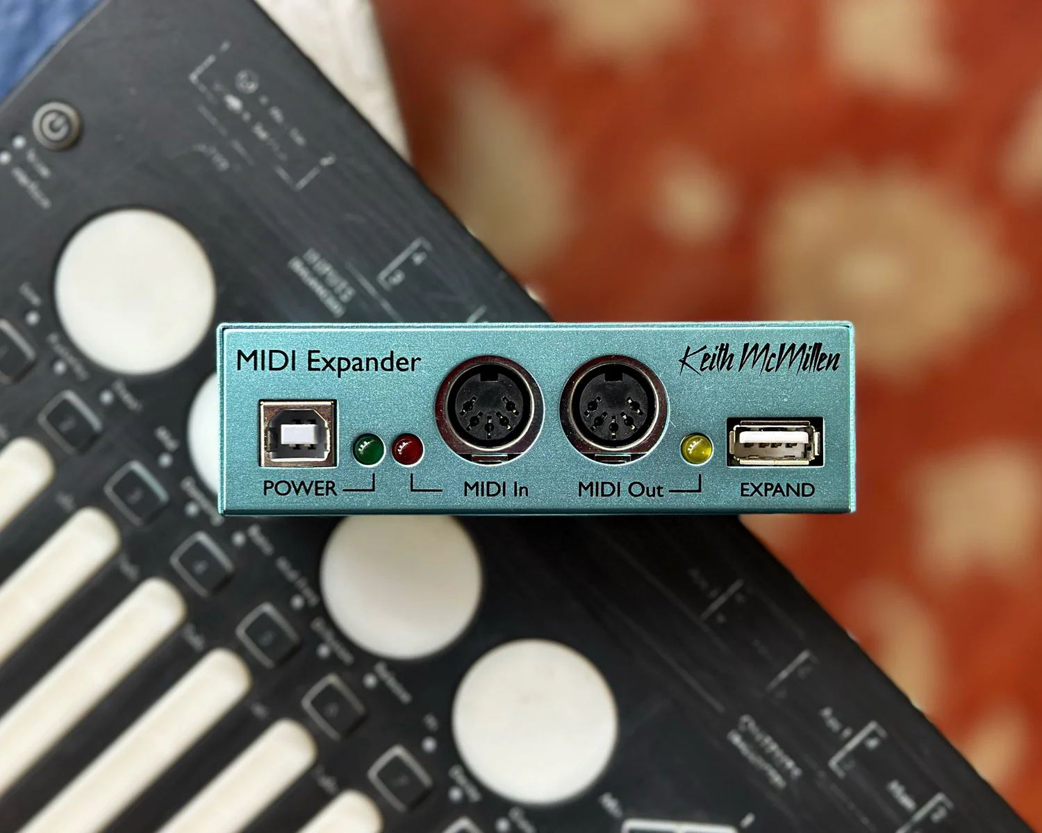 Keith McMillen Instruments K-Mix 8-Channel Digital Mixer with 8x10 USB Audio + Keith McMillen Midi Expander - Image 4