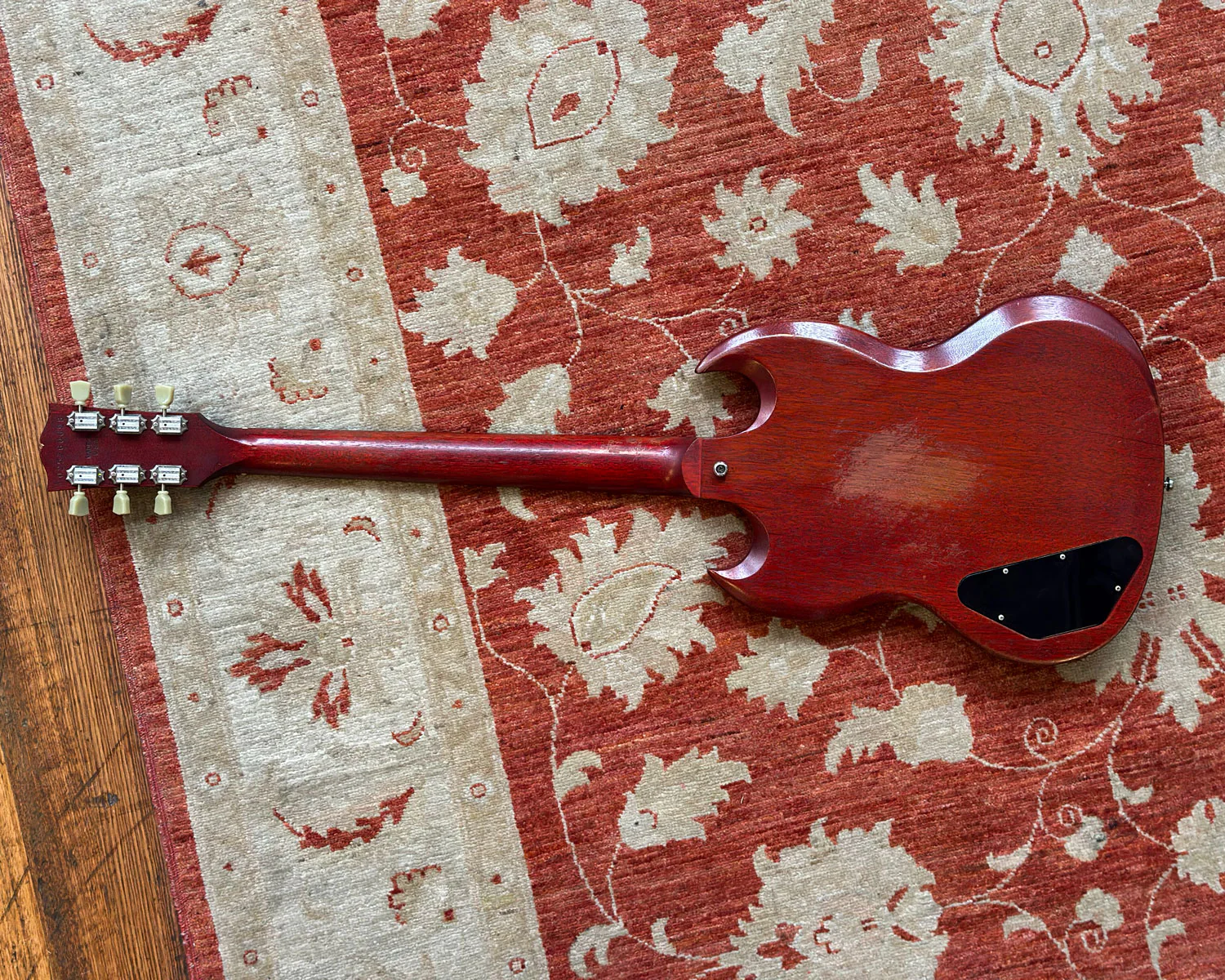 2009 Gibson SG Faded Cherry w/Gator Case - Image 4