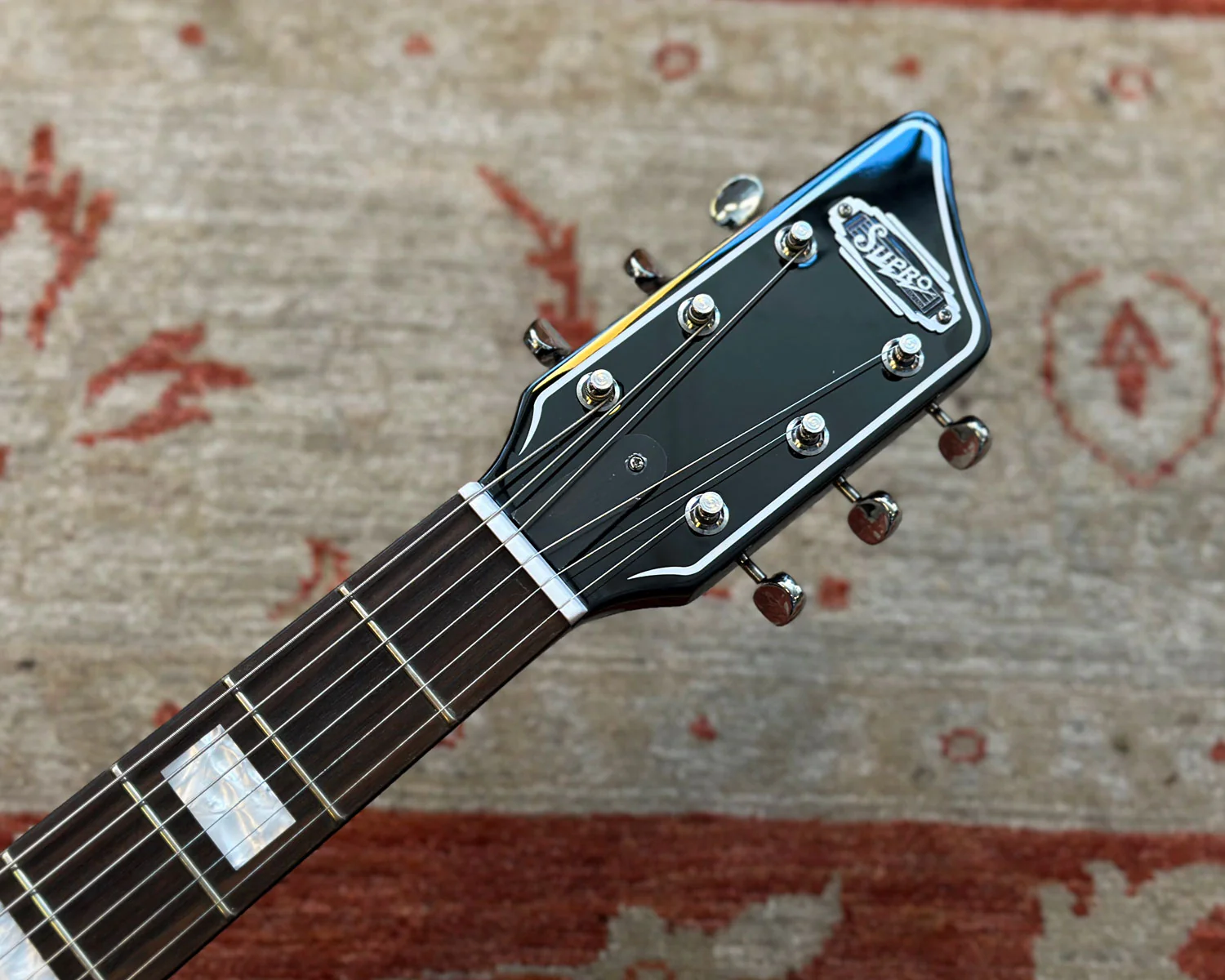 Supro Hampton Arctic White w/Hard Shell Case - Image 5