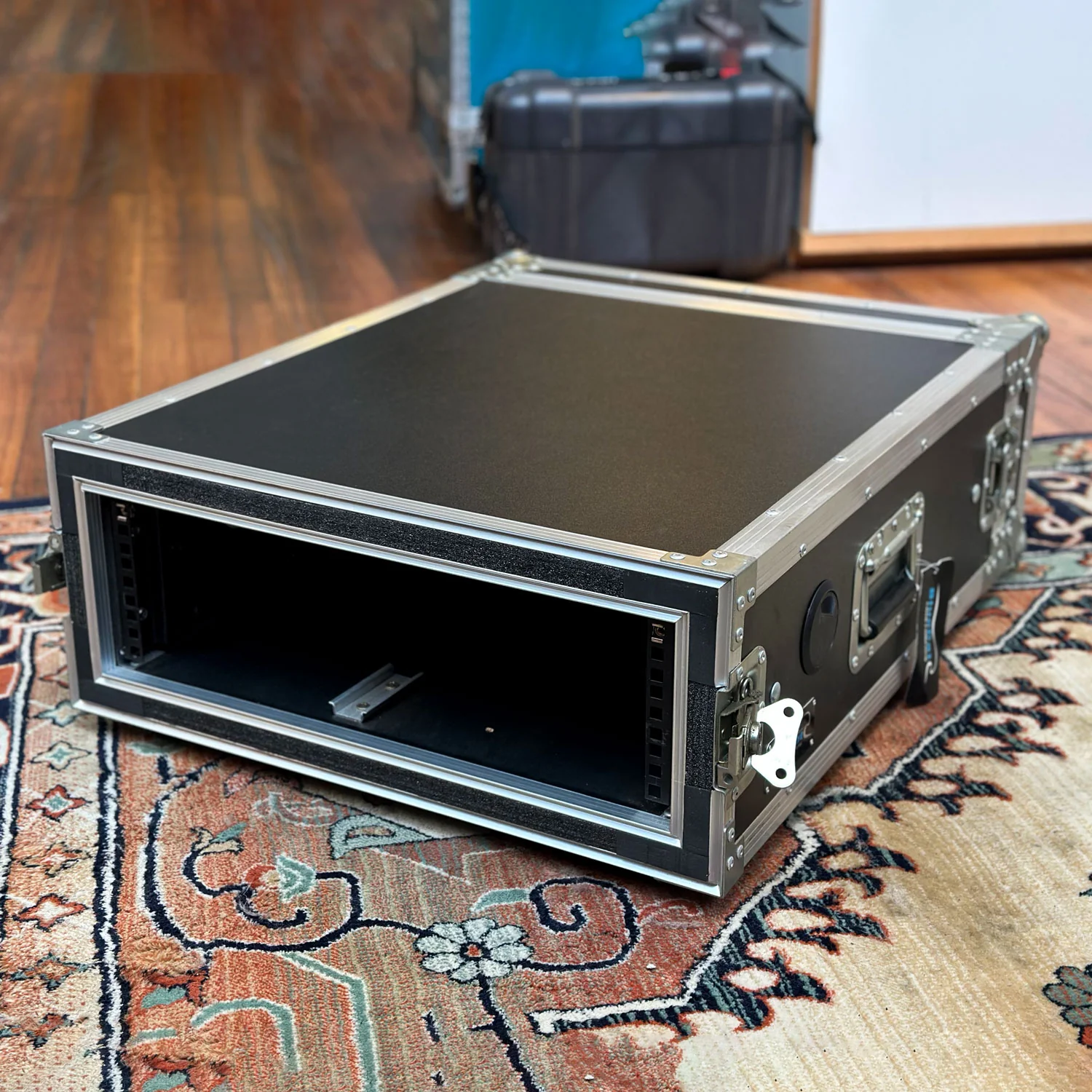Blue Cat Case Company Rack Road Case w/ Fan Ports - Image 2