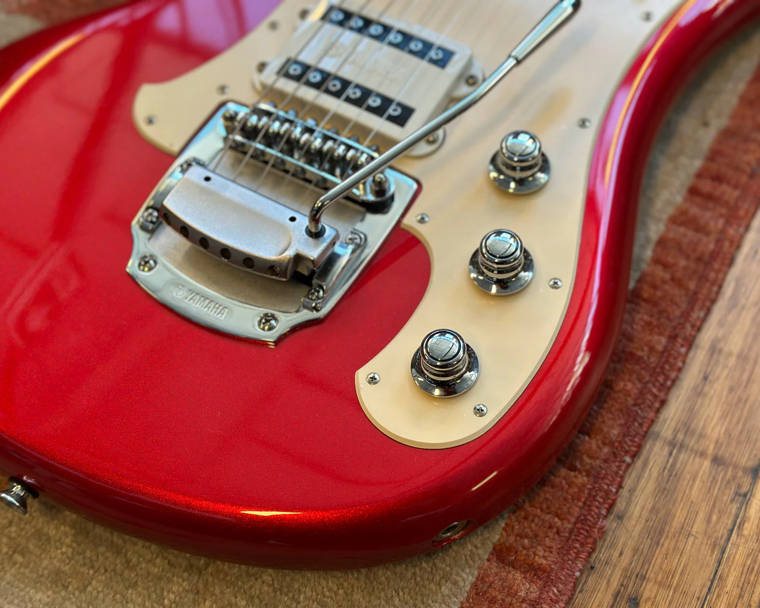 2005 YAMAHA SGV 300 Flying Samurai Electric Guitar Metallic Red - Image 11
