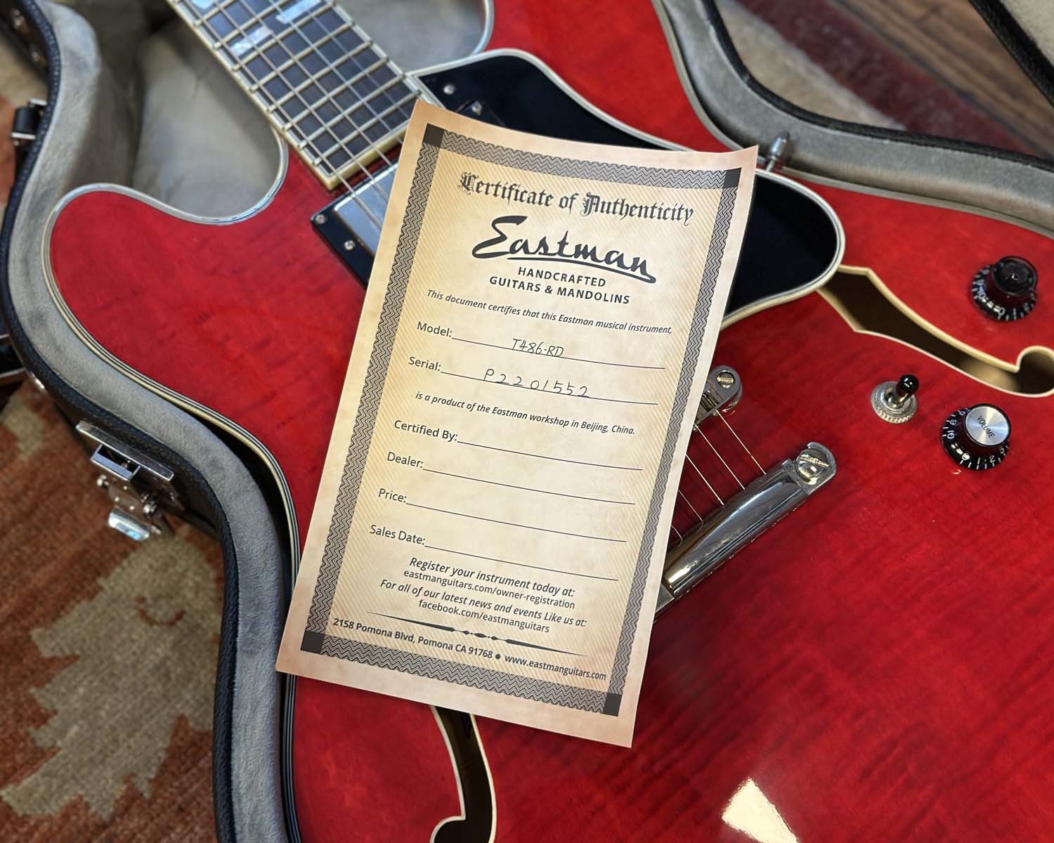 Eastman T486-RD Semi-Hollow Electric w/OHSC - Image 10