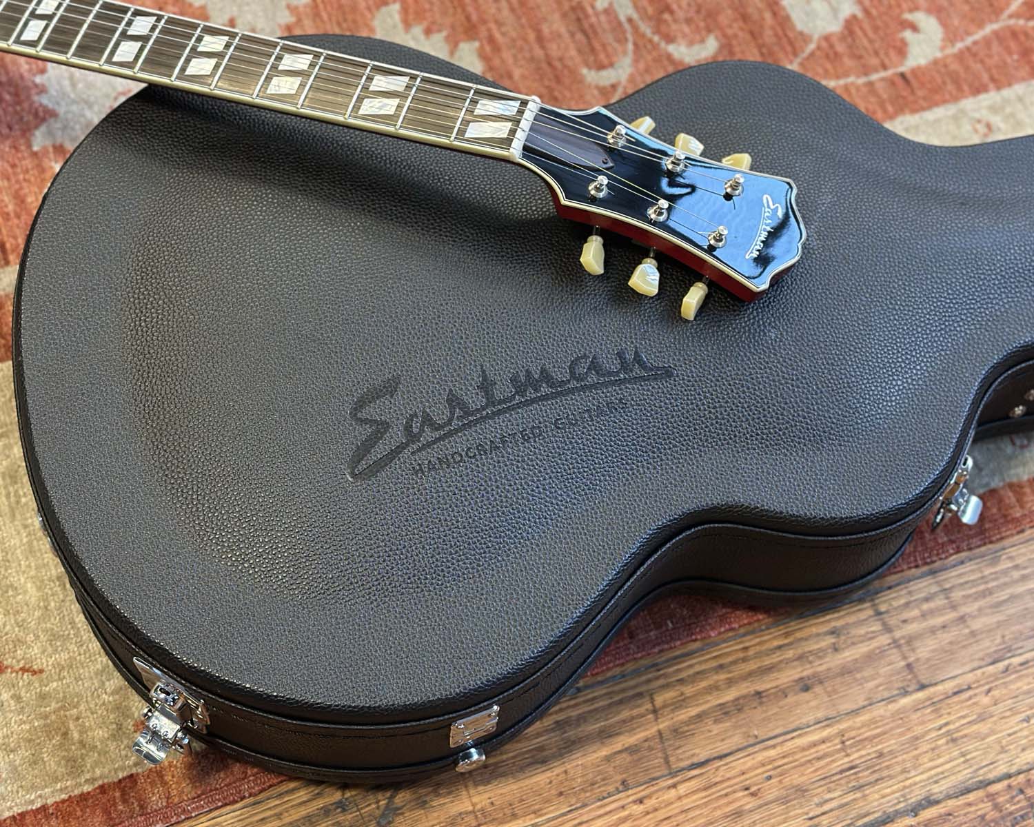 Eastman T486-RD Semi-Hollow Electric w/OHSC - Image 11