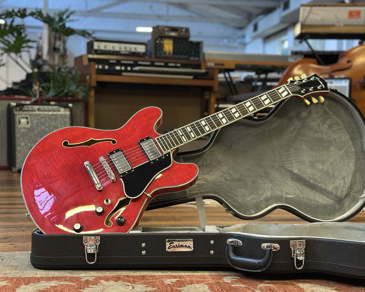 Eastman T486-RD Semi-Hollow Electric w/OHSC - Image 12